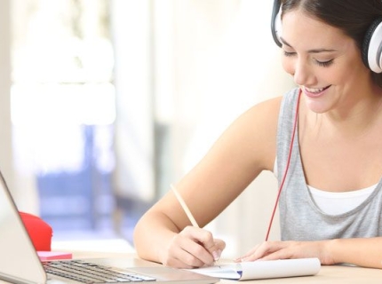 Trung tâm học TOEIC nên có tiêu chí gì trong kỷ nguyên AI? 5 yếu tố quyết định chất lượng